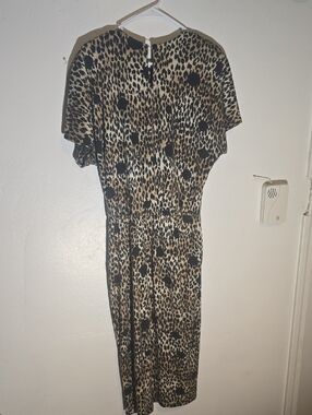Choon Leopard Print Short Sleeve Midi Dress in Brown/Black